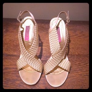 Betsy Johnson- Fina Gold Heels size 8
